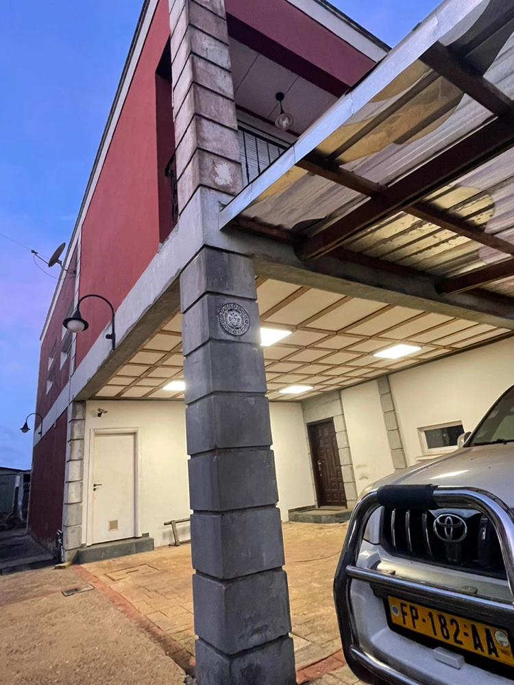 Villa haut standing sise dans quartier résidentiel